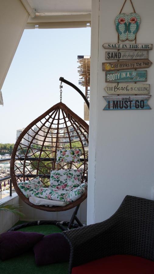 Km Beach View Apartment Chania  Exteriör bild