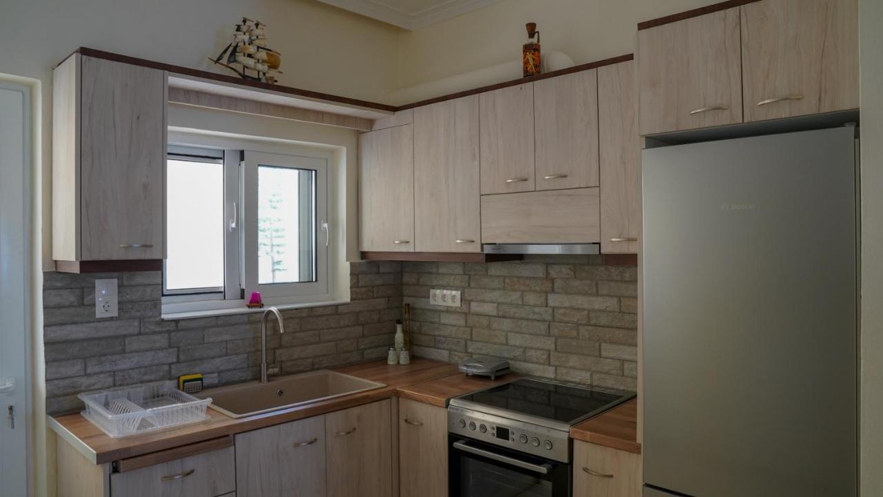 Km Beach View Apartment Chania  Exteriör bild