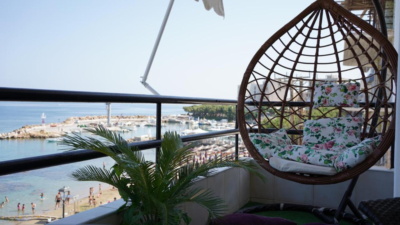 Km Beach View Apartment Chania  Exteriör bild